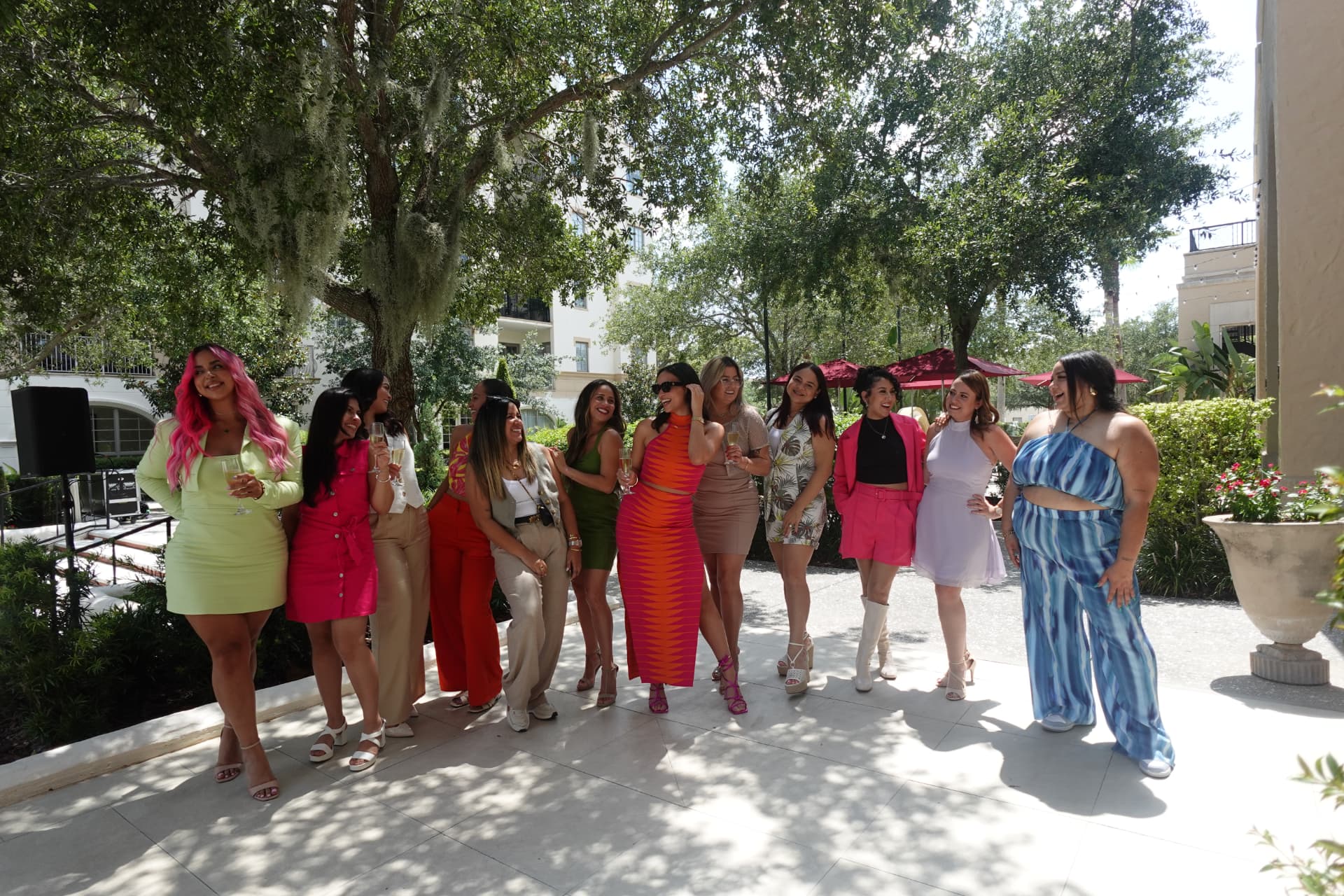 Comunidad de empresarias latinas en un evento de Estoy Pa' Mí